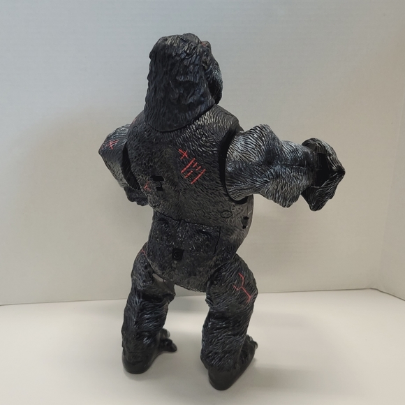 2005 Universal Studios 14" King Kong - Picture 6 of 17